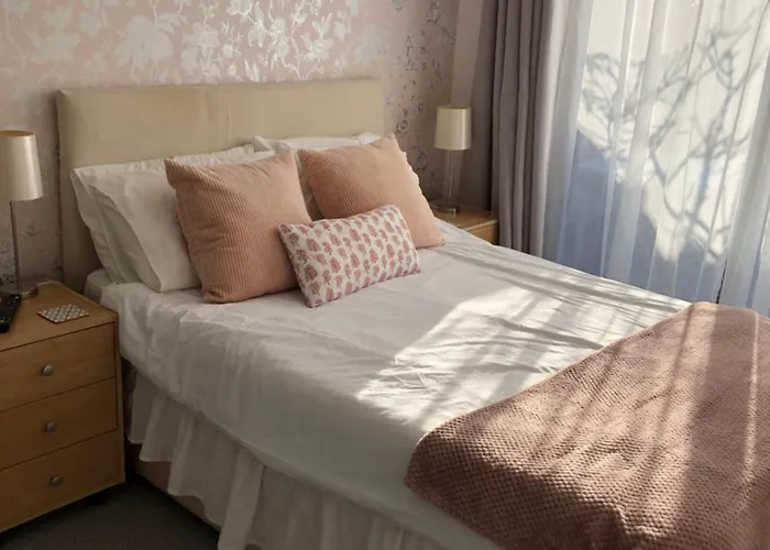 Basingstoke En Suite Room in Garden Annex